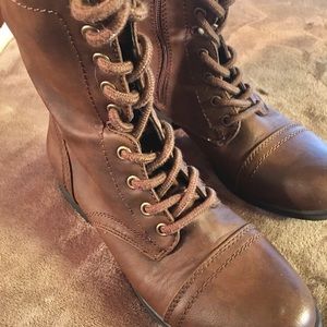 Woman’s Ankle Boots